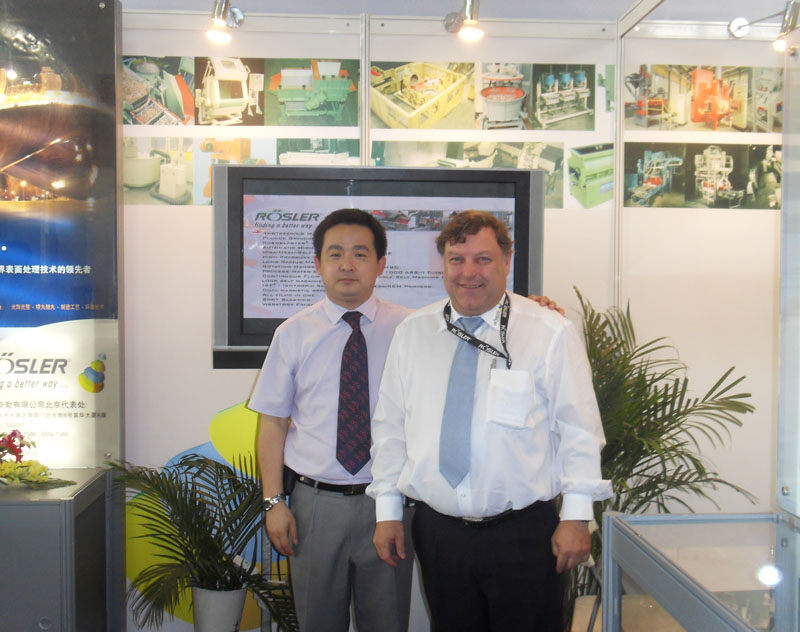 2010 Peng Jie and German ROSLER senior engineer take a picture